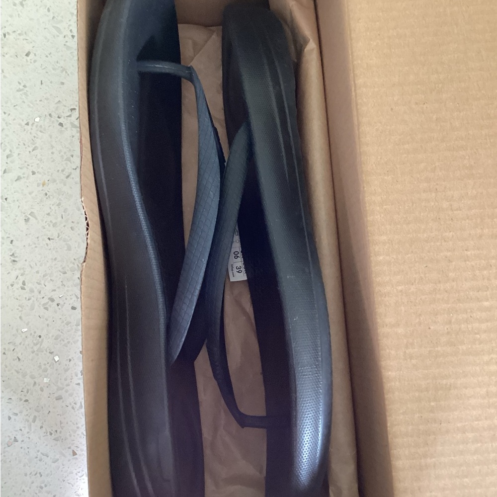 Fit Flops - Picture 2 of 6
